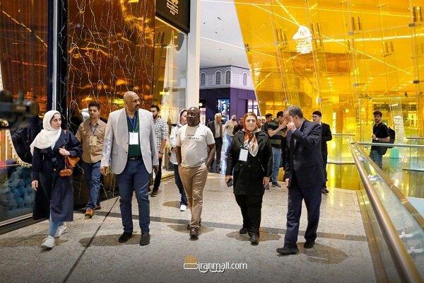 بازدید فعالان سیاسی و رسانه ای از ایران مال