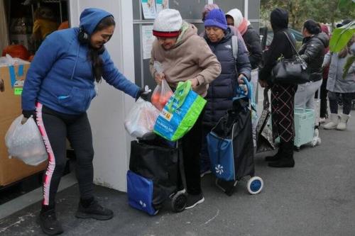 دستور دادگاه های آمریکا برای ادامه پرداخت کوپن غذا